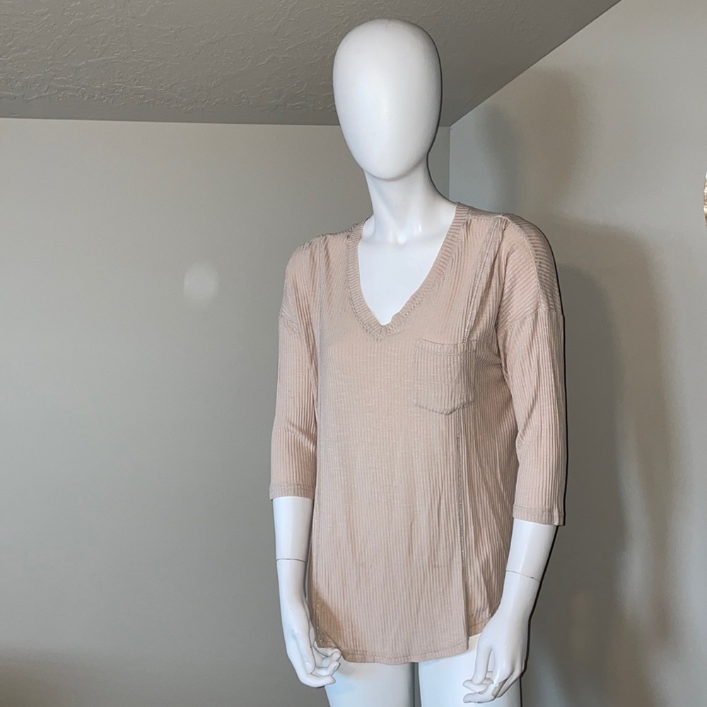 Kori America soft ribbed beige v neck top size small